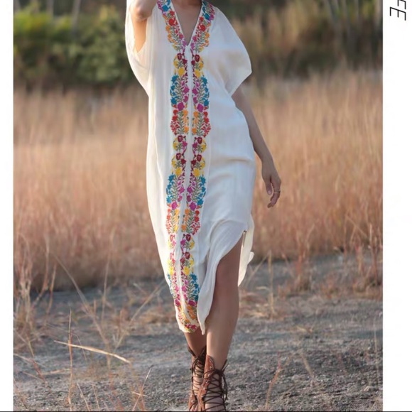 Embroidery floral dress - Picture 4 of 9